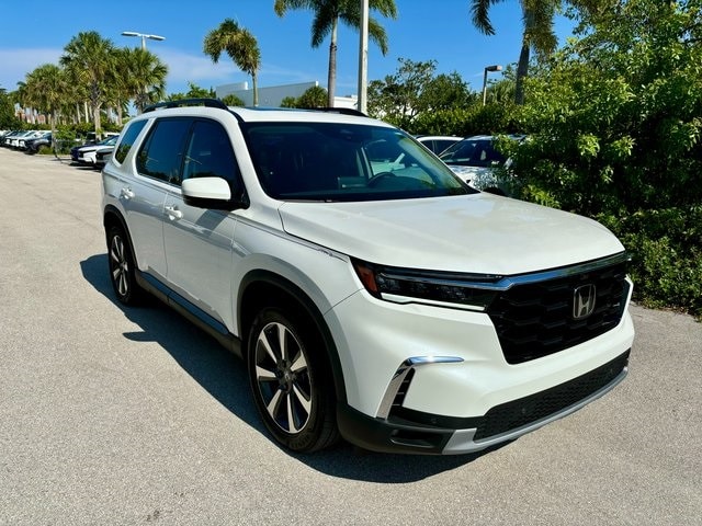 2025 Honda Pilot Elite's photo