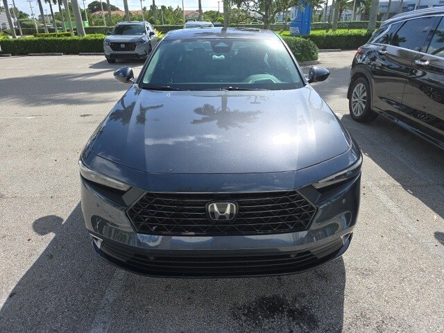 2023 Honda Accord Hybrid Touring photo 2