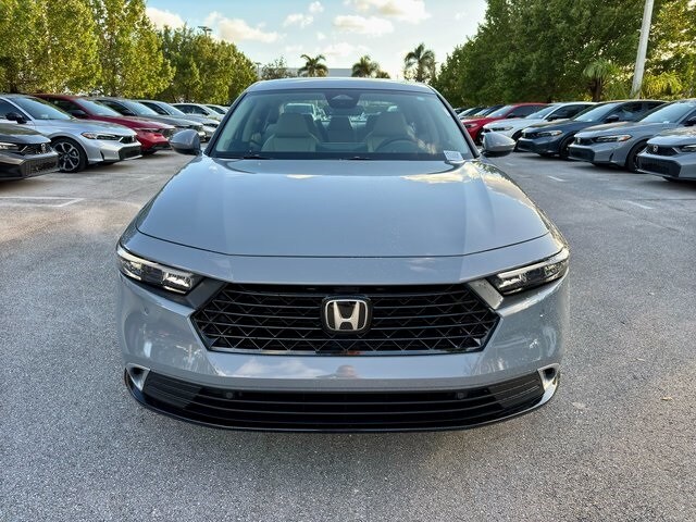 2025 Honda Accord Hybrid Touring photo 2
