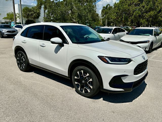 Platinum White Pearl 2027 Honda HR-V SUV / Crossover Front-Wheel Drive 