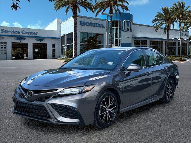 Used 2023 Toyota Camry SE Sedan