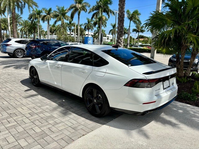 2025 Honda Accord Hybrid Sport-L photo 3