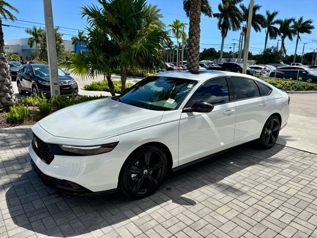 2025 Honda Accord Hybrid Sport-L photo 2