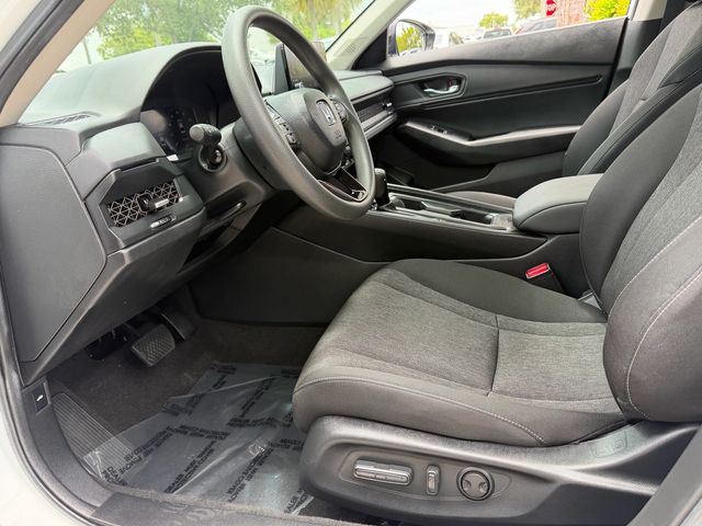 2025 Honda Accord SE - Photo 11