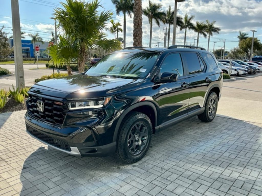 Used 2023 Honda Pilot TrailSport SUV