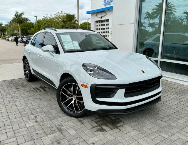 2023 Porsche Macan Base