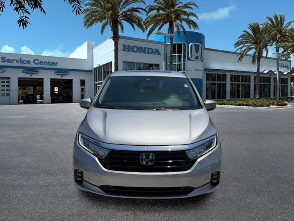 Used 2024 Honda Odyssey Touring Van