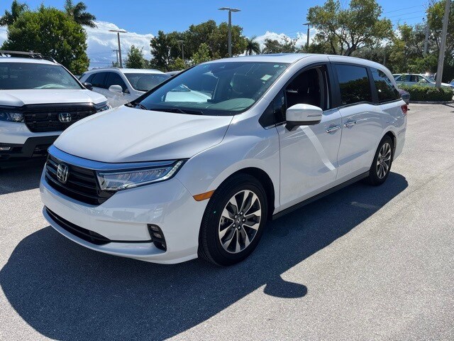 2024 Honda Odyssey EX-L photo 2