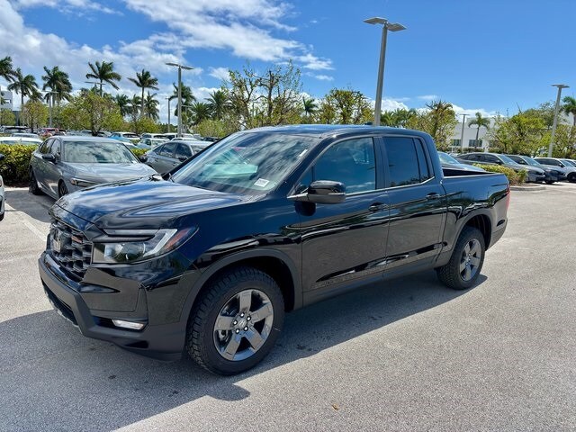 2025 Honda Ridgeline TrailSport photo 3