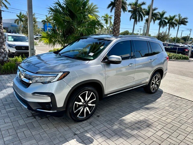 2022 Honda Pilot Elite photo 2