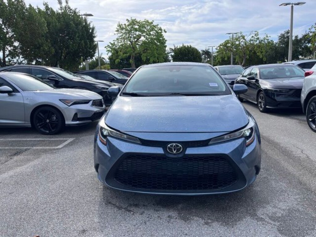 Used 2022 Toyota Corolla LE Sedan