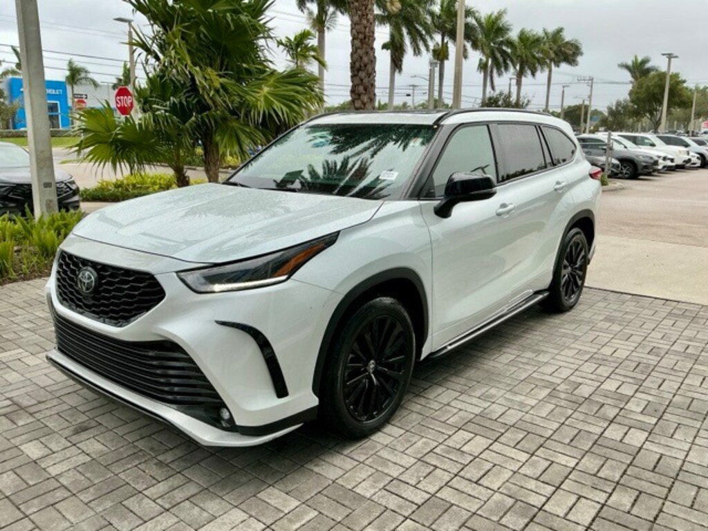 Used 2023 Toyota Highlander XSE SUV