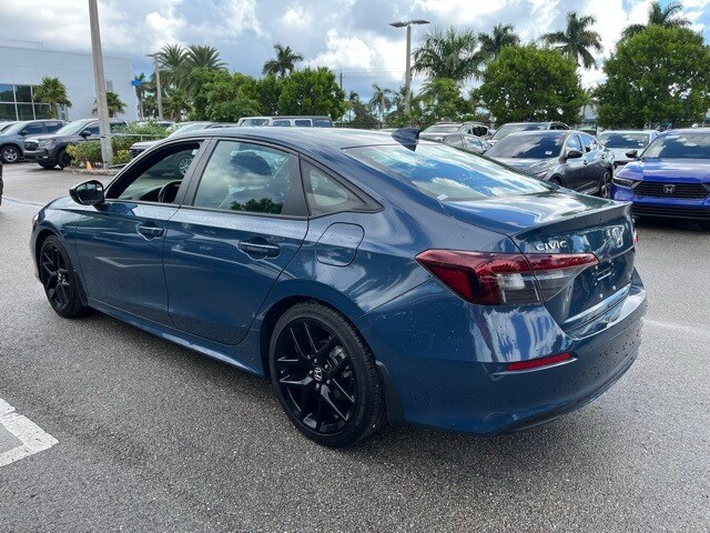 2025 Honda Civic Sport photo 2