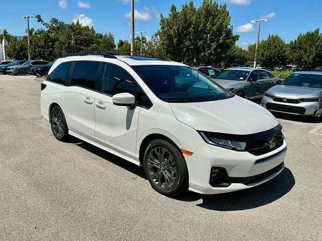 2026 Honda Odyssey Touring's photo