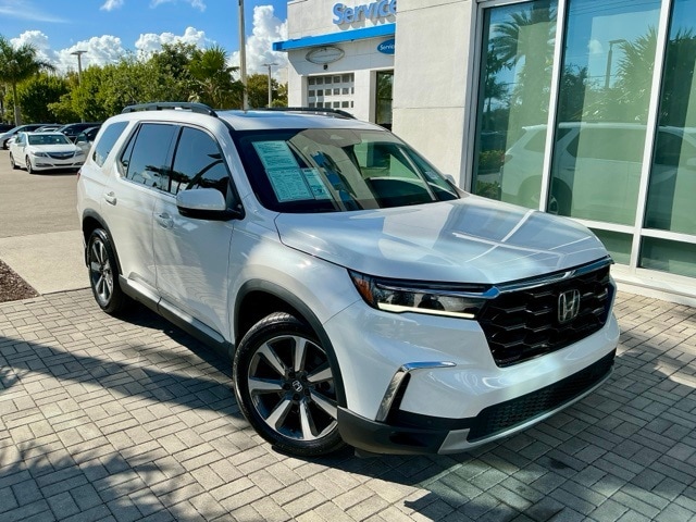 2023 Honda Pilot Touring's photo