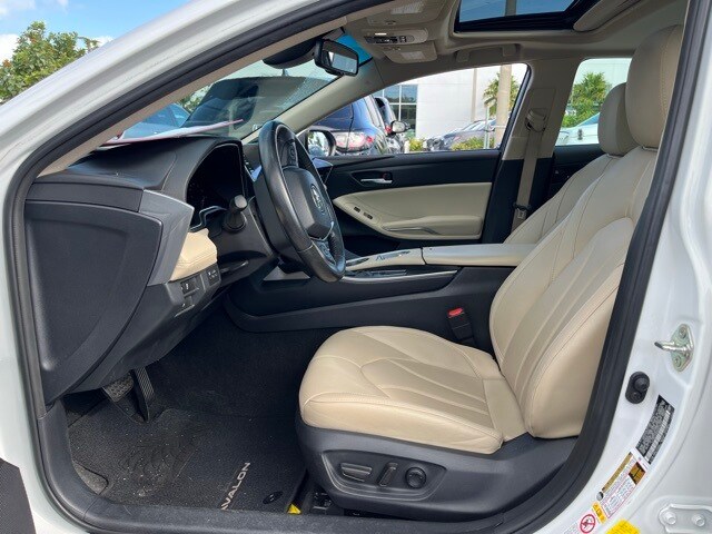 2019 Toyota Avalon XLE photo 4