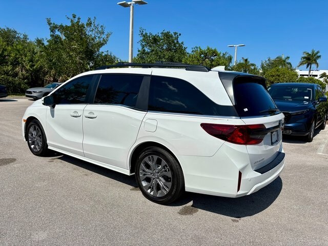 2025 Honda Odyssey Touring photo 4