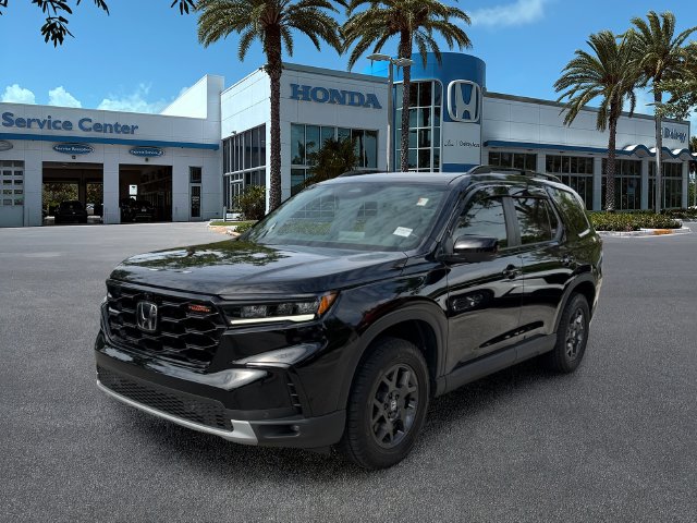 Certified 2025 Honda Pilot TrailSport SUV