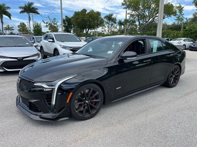2022 Cadillac CT4 photo 2