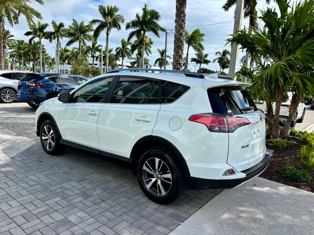 2018 Toyota RAV4 XLE photo 4