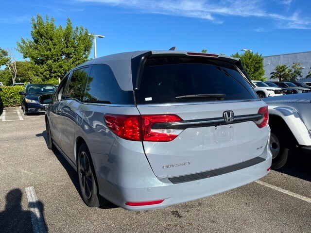 2023 Honda Odyssey Elite photo 3