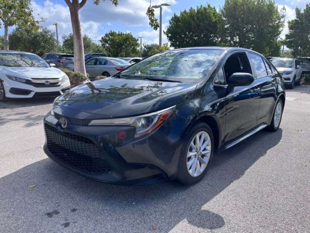 Used 2021 Toyota Corolla LE Sedan