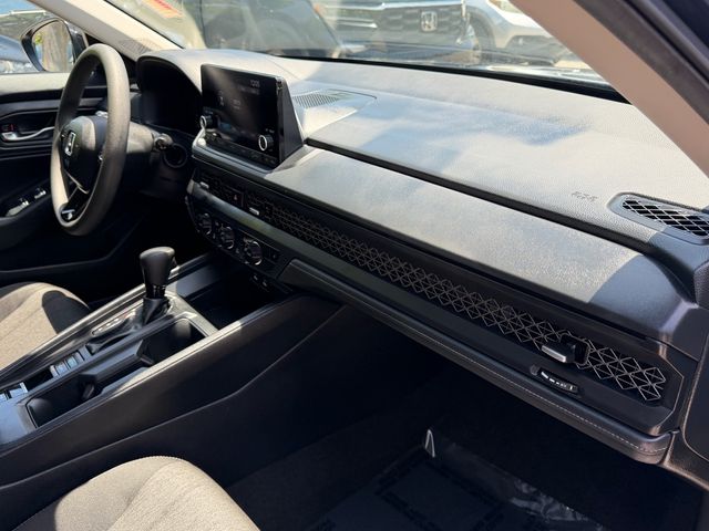 2025 Honda Accord SE - Photo 18