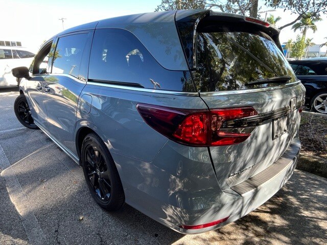2023 Honda Odyssey Sport photo 3