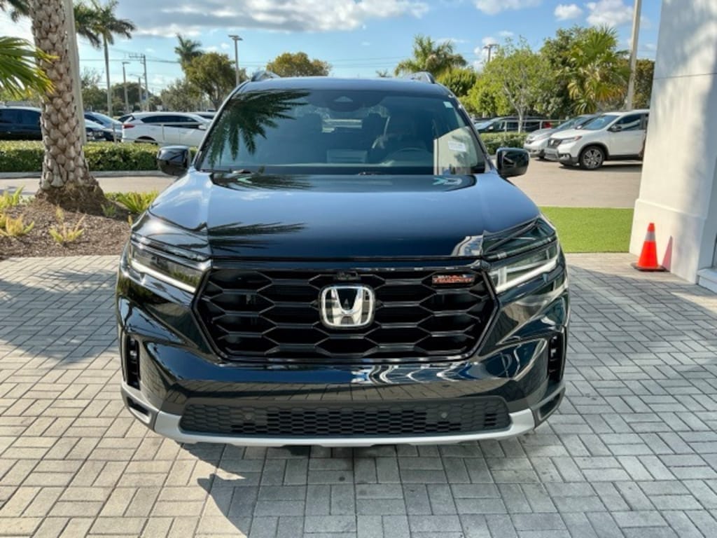 Used 2023 Honda Pilot TrailSport SUV