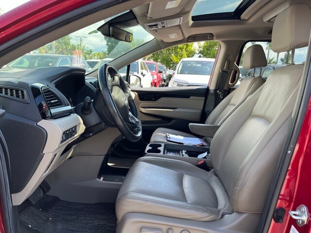 2022 Honda Odyssey Touring photo 4