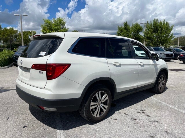 2017 Honda Pilot EX-L photo 4