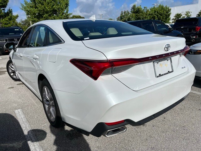 2019 Toyota Avalon XLE photo 2
