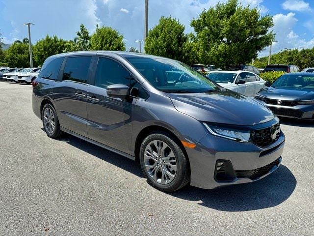 2026 Honda Odyssey Touring's photo