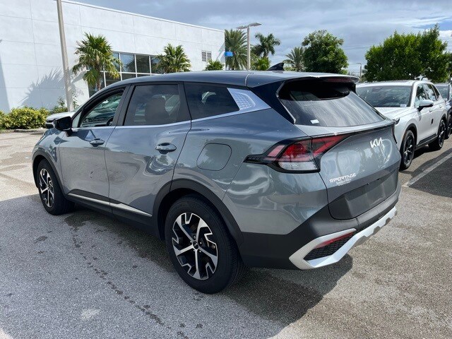 2025 Kia Sportage EX photo 3