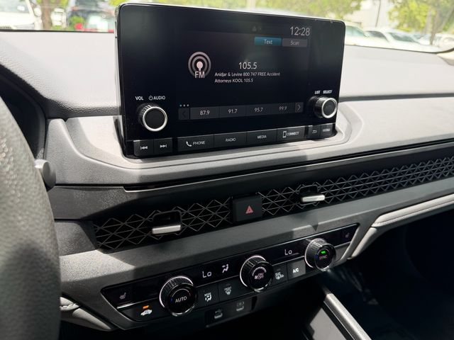 2025 Honda Accord SE - Photo 25