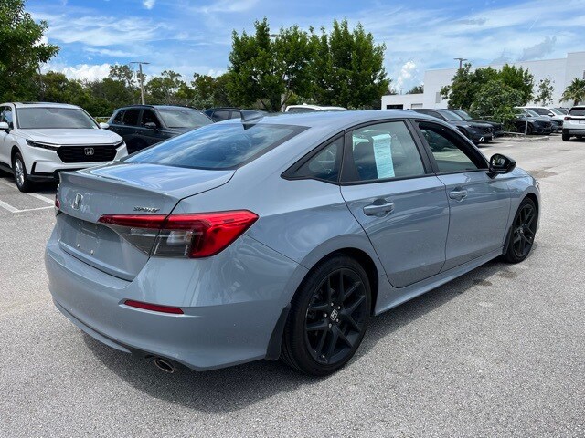 2022 Honda Civic Sport photo 3
