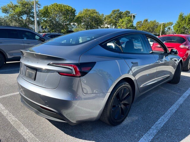 2024 Tesla Model 3 photo 4