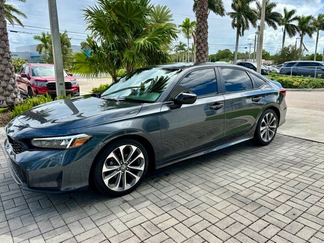 2025 Honda Civic Sport photo 2