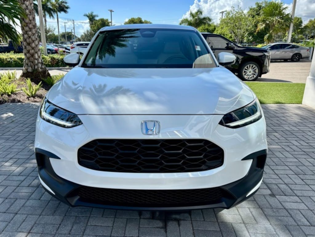 Certified 2025 Honda HR-V LX SUV