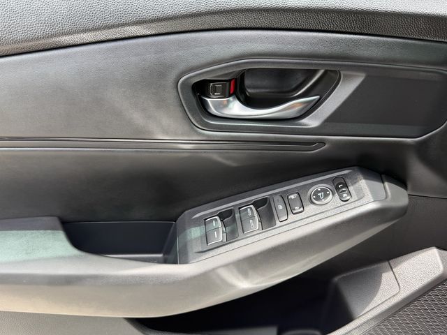 2025 Honda Accord SE - Photo 34