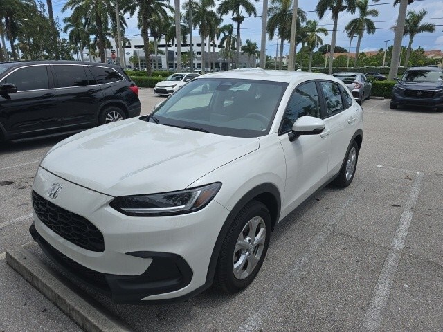2025 Honda HR-V LX photo 3