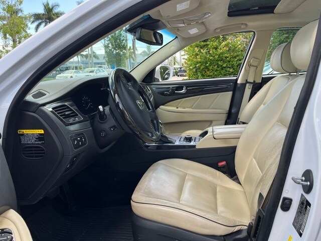2016 Hyundai Equus Signature photo 4