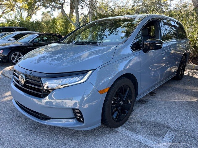 2023 Honda Odyssey Sport photo 2