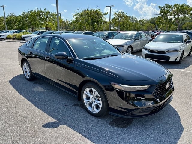 2025 Honda Accord LX's photo