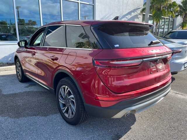 2024 Lincoln Corsair Premiere photo 2