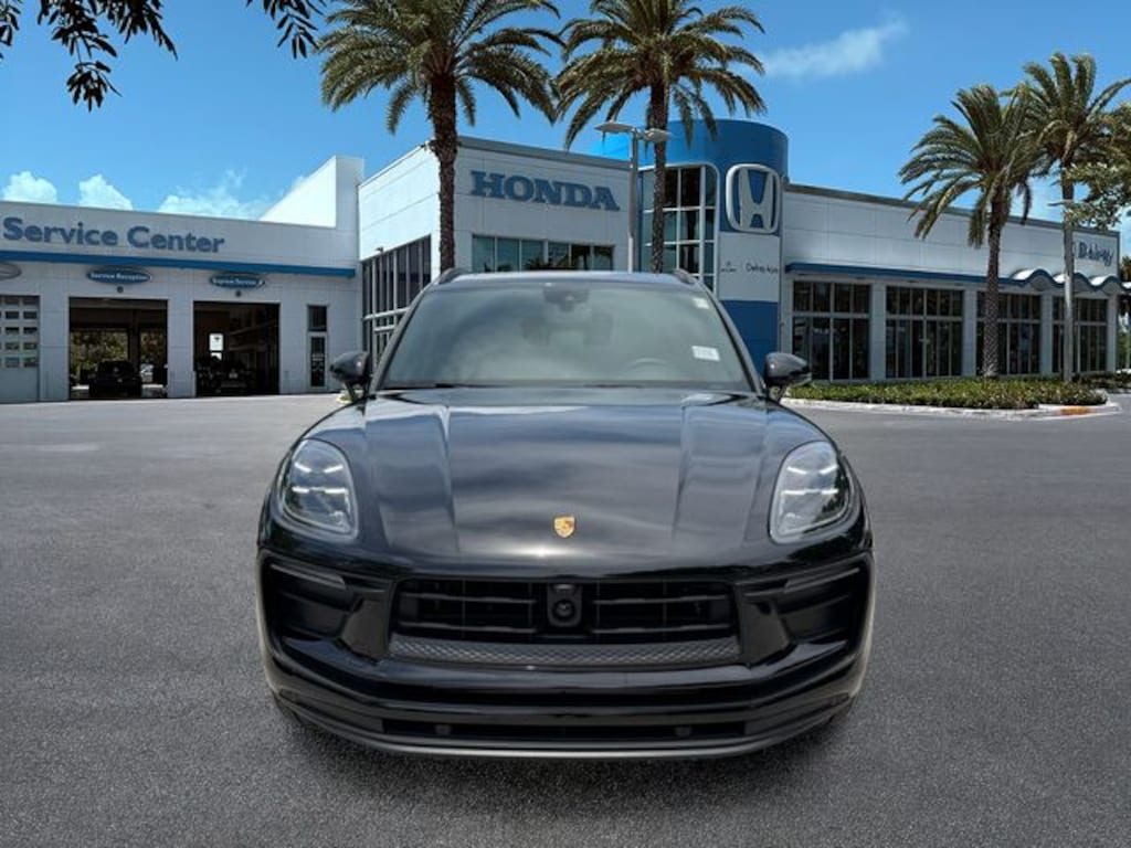 Used 2025 Porsche Macan T SUV