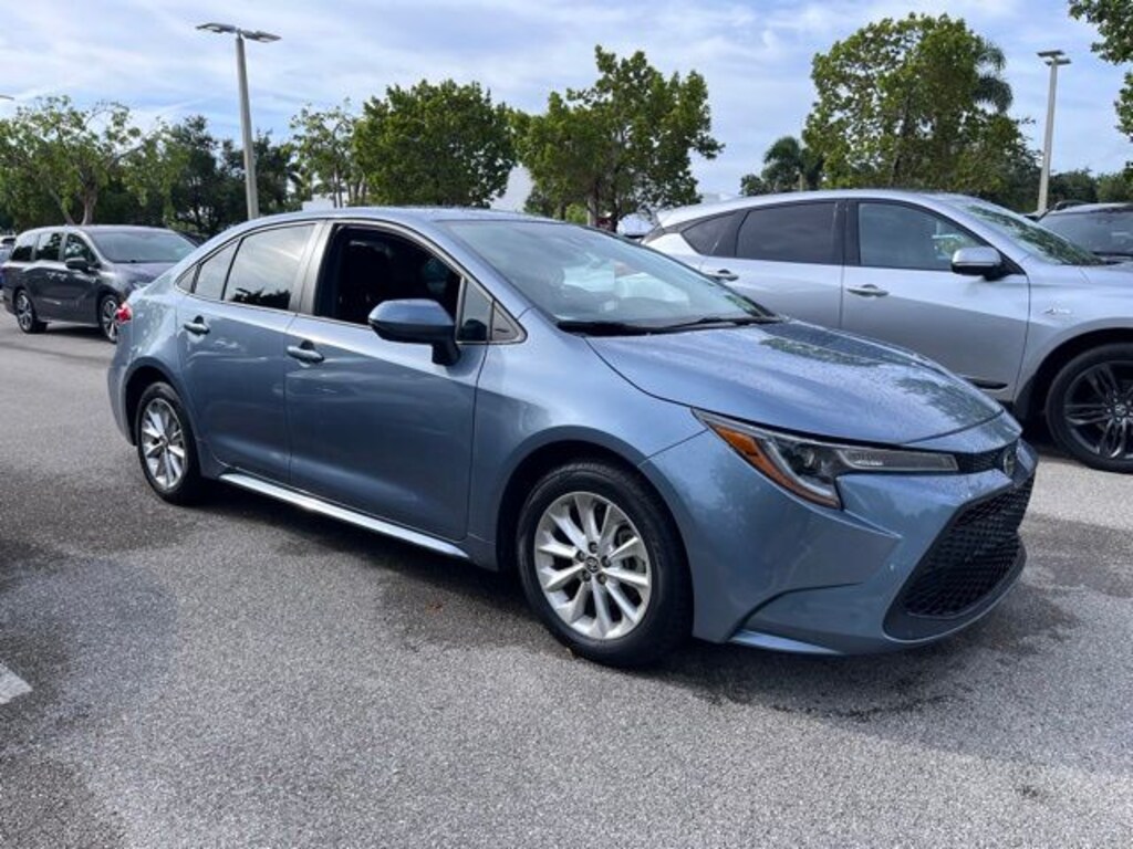 Used 2022 Toyota Corolla LE Sedan