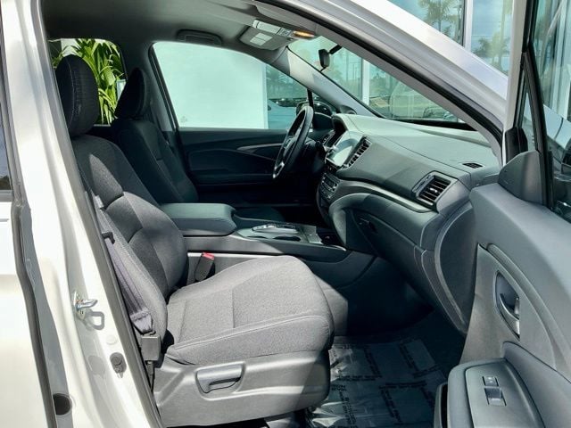 2025 Honda Ridgeline Sport - Photo 18