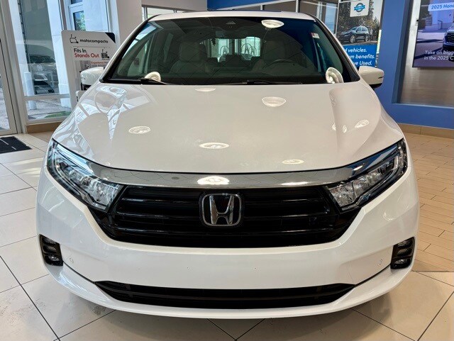 2023 Honda Odyssey Elite photo 2