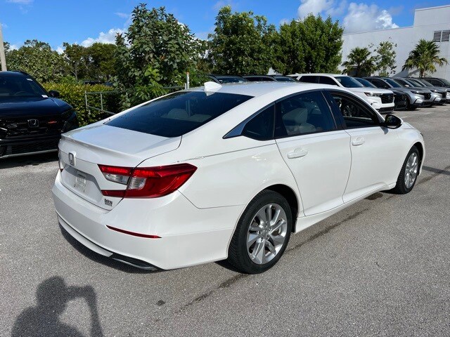 2019 Honda Accord LX photo 3